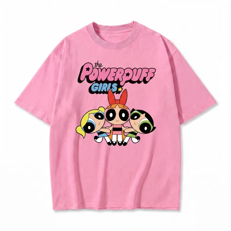 Różowa koszulka Atomówki z nadrukiem logo The Powerpuff Girls i trzech Atomówek