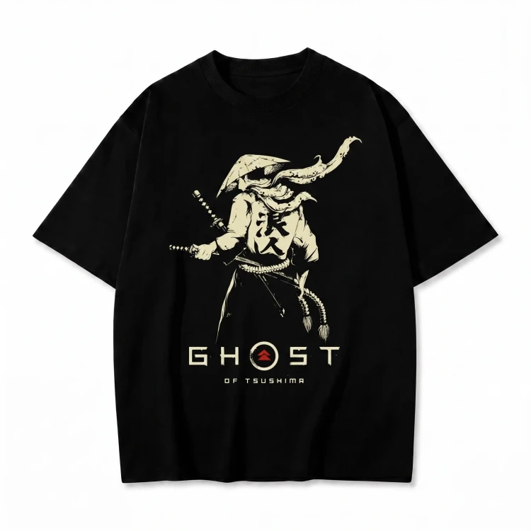 Czarna koszulka Ghost of Tsushima z nadrukiem samuraja i logo gry