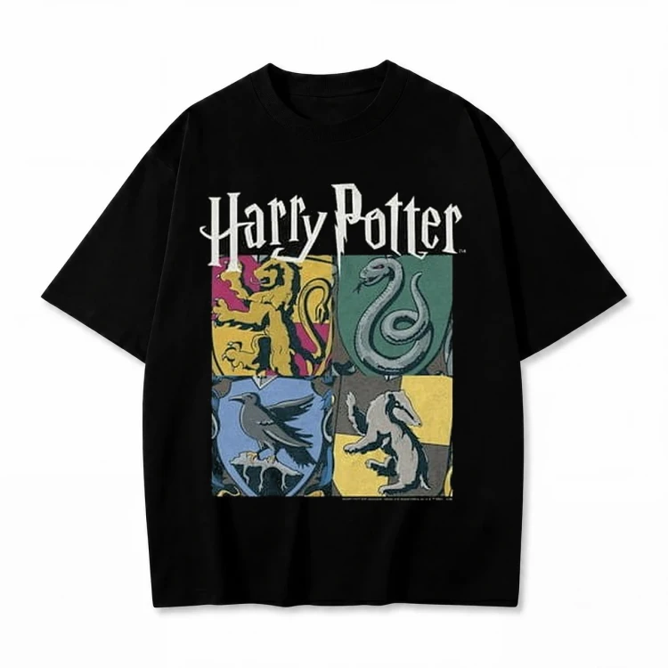 Czarna koszulka Harry Potter z nadrukiem herbów czterech domów Hogwartu
