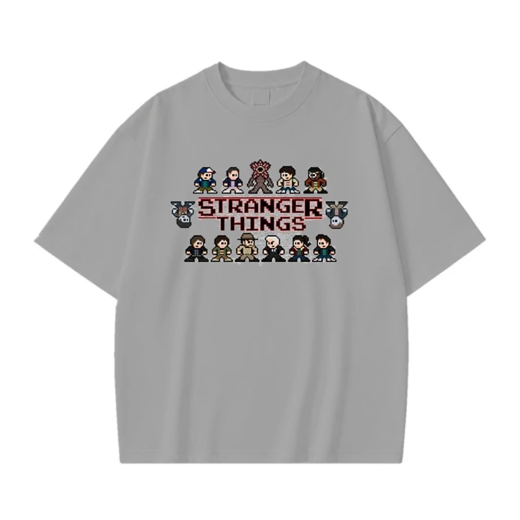 Szara koszulka Stranger Things z nadrukiem postaci w stylu pixel art