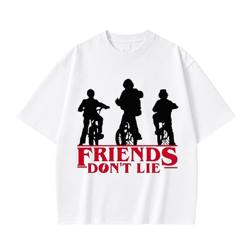 Biała koszulka Stranger Things z nadrukiem Friends Don't Lie z rowerzystami