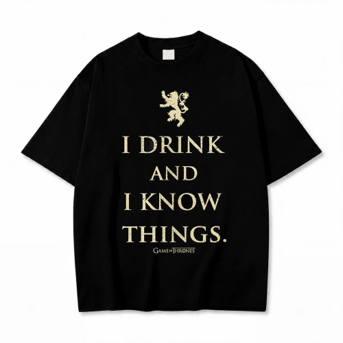 Czarna koszulka Gra o Tron z nadrukiem I Drink and I Know Things z lwem Lannisterów