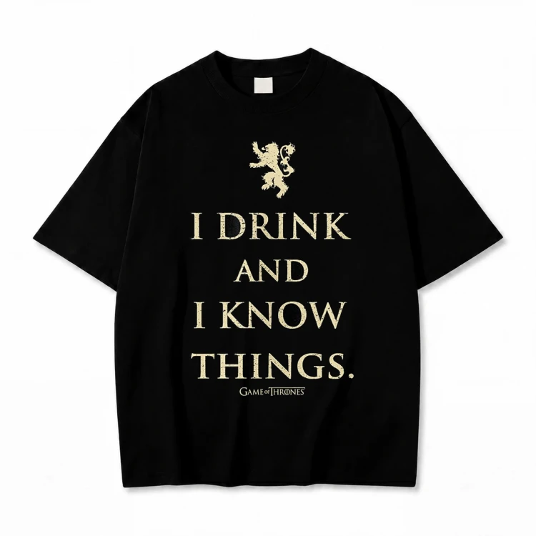 Czarna koszulka Gra o Tron z nadrukiem I Drink and I Know Things z lwem Lannisterów
