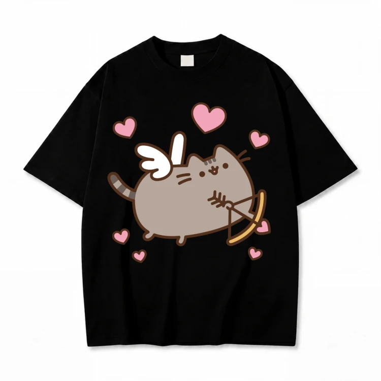 Czarna koszulka Pusheen Kupidyn z serduszkami - nadruk z przodu