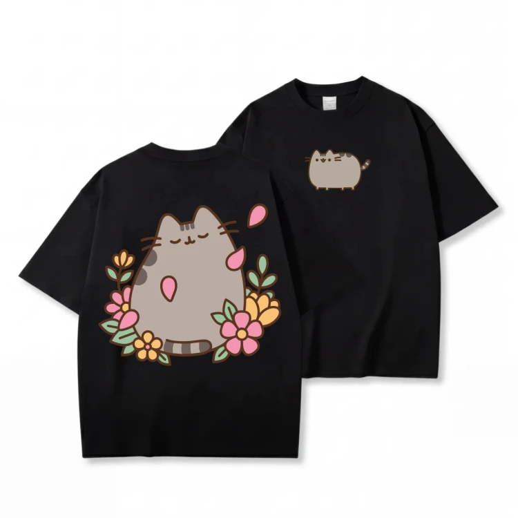 Czarna koszulka Pusheen w Kwiatach - nadruk na plecach i mały kotek z przodu