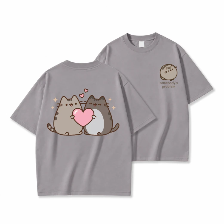 Szara koszulka Pusheen Somebody's Problem - kotki z serduszkiem na plecach i napis z przodu