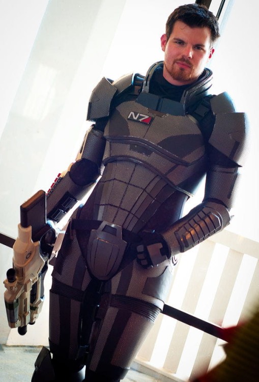 mass_effect_n7_cosplay_photoshoot___dragoncon_by_swoz_d5f8buj-fullview.jpg
